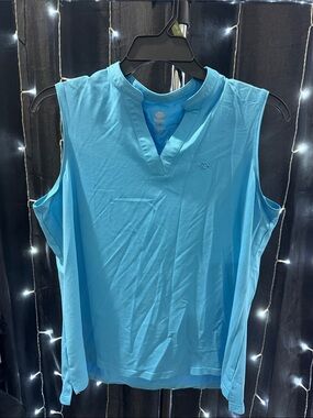 Mudd Sleeveless V-Neck Women’s Top in Light Blue